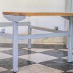 Drvena klupica za metalne garderobne ormane