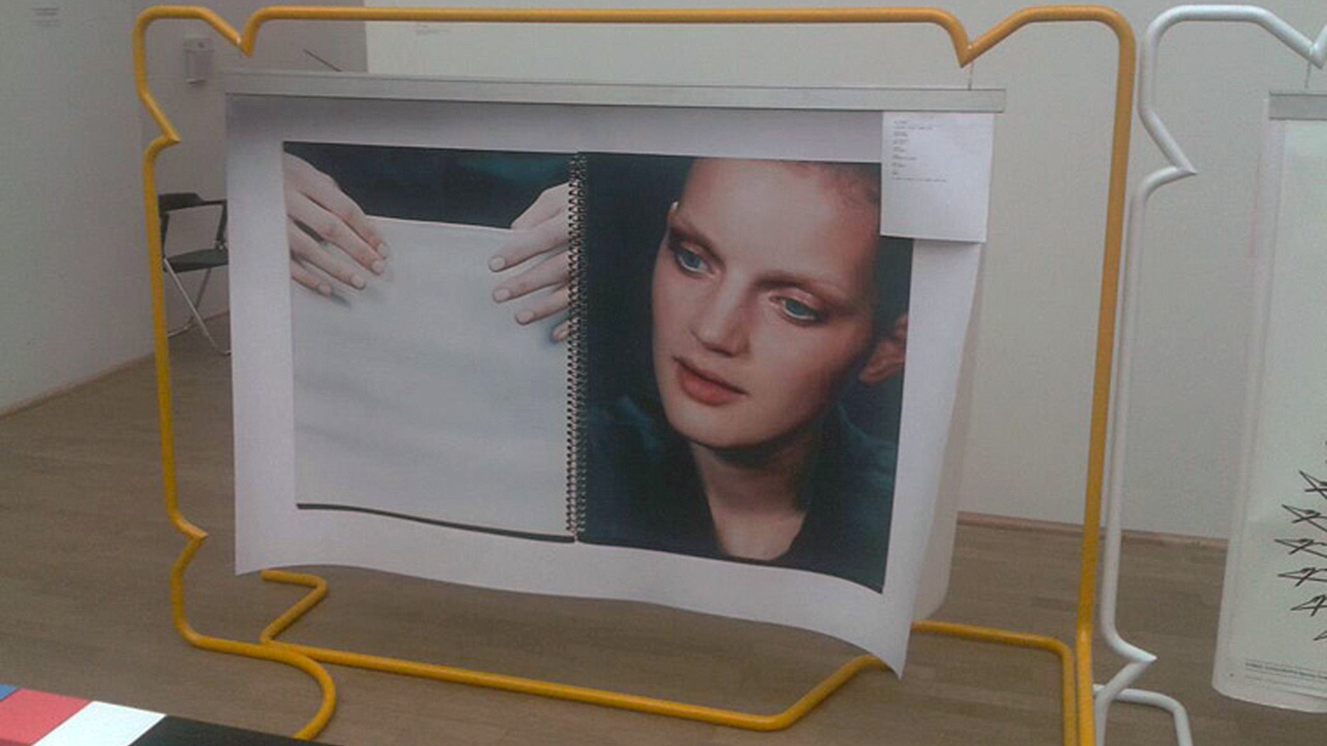 Oprema za muzeje - ram za slike