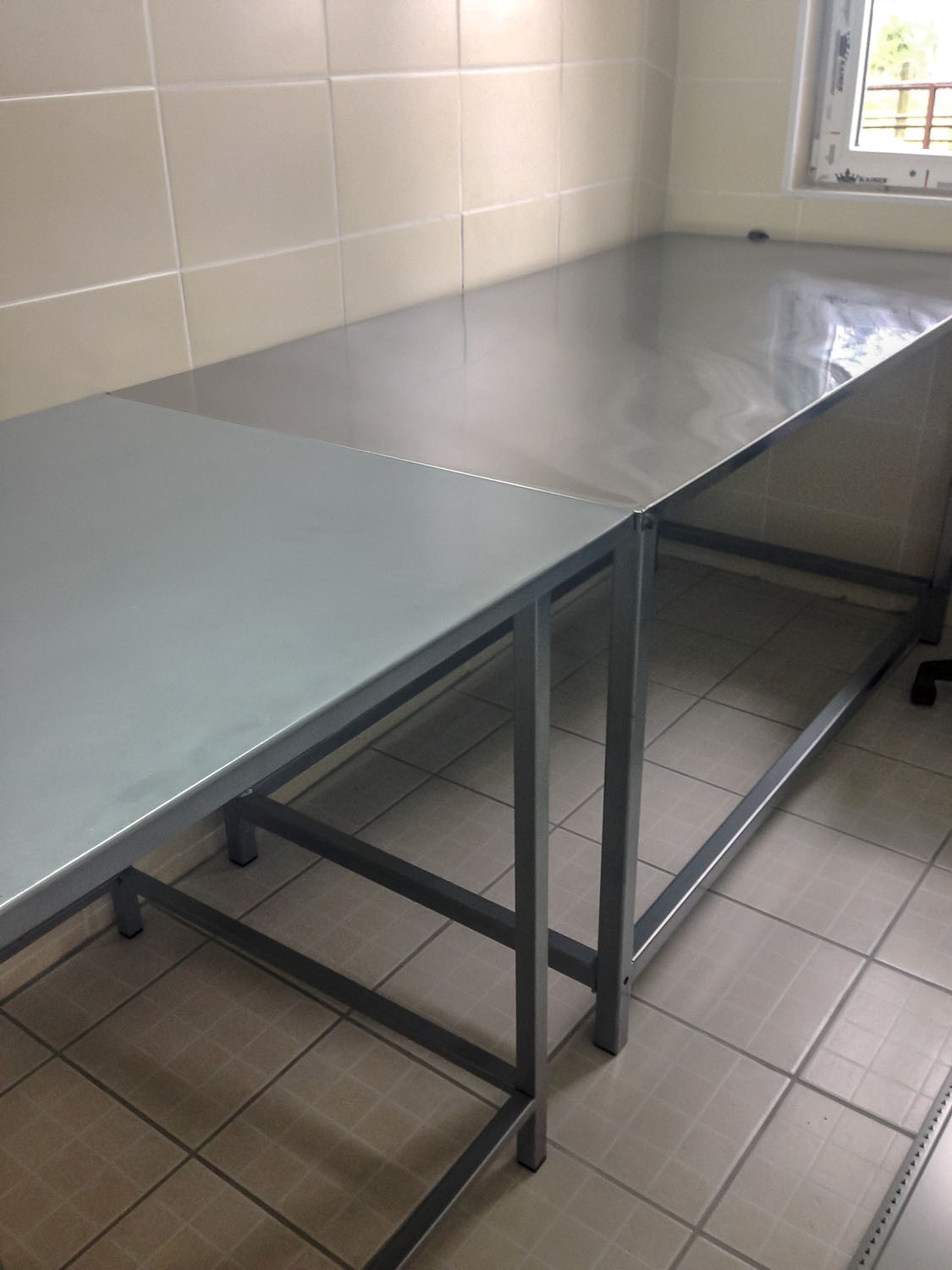 Metalni stolovi za pregled životinja