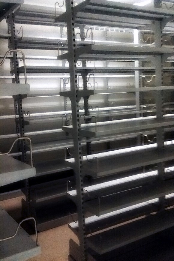 Knjižne Police NIS 1